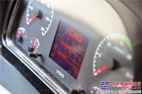 百吨级吊装三剑客——徐工XCT90/100/130汽车起重机一览