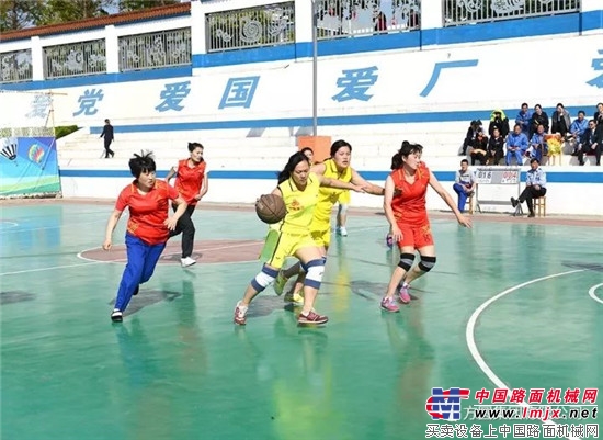 “方圆杯”女子篮球比赛精彩上演