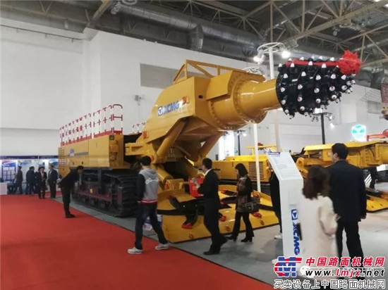 徐工掘进机耀目亮相中国国际采矿展