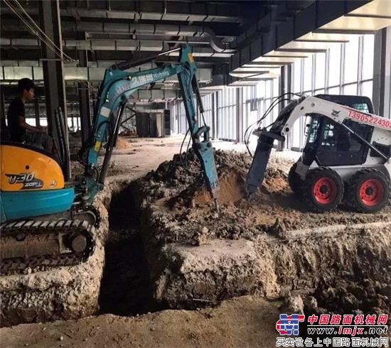 两台小挖还不够,看我滑移显身手!