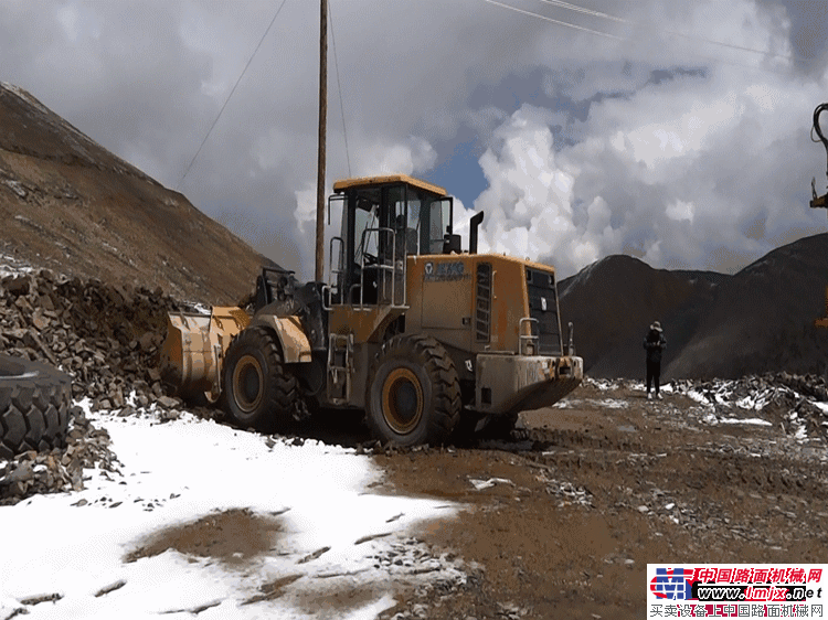 这抹“徐工金”让青藏高原天更蓝,水更清
