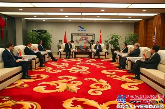 利勃海尔董事会主席威利·利勃海尔及菲利普·利勃海尔一行到中国商飞访问