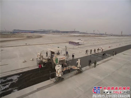 维特根 SP 500 助力北京第二机场建设