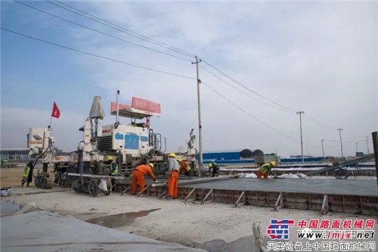 维特根 SP 500 助力北京第二机场建设