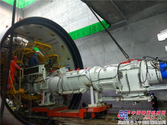 风里雨里,成都等你!中铁山河盾构机走出长沙