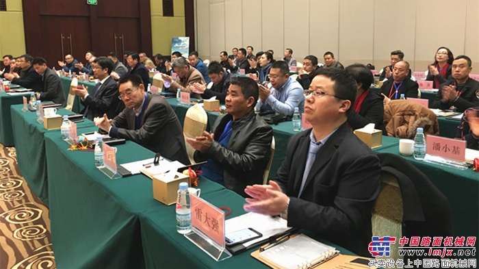 科泰重工与代理商凝心聚力,向中国压路机行业第一品牌持续奋进!