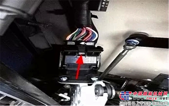 洋马收割机焊接时的注意事项