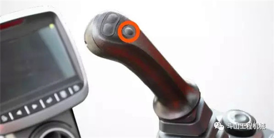 《雷神外传:征服者,斗山挖掘机》