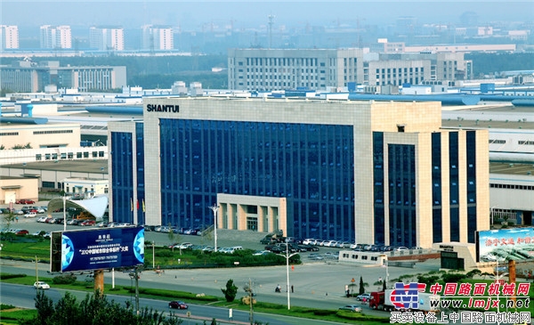 有谋有略谱新篇 山推吹响迈入2018年新征程的号角