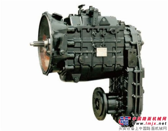 柳工出口18台大吨位压路机 助力“一带一路”建设