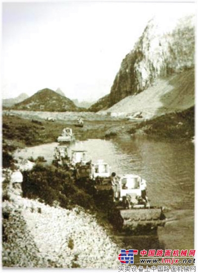 从一百元图纸开始的国际业务——山工机械技术研发历史