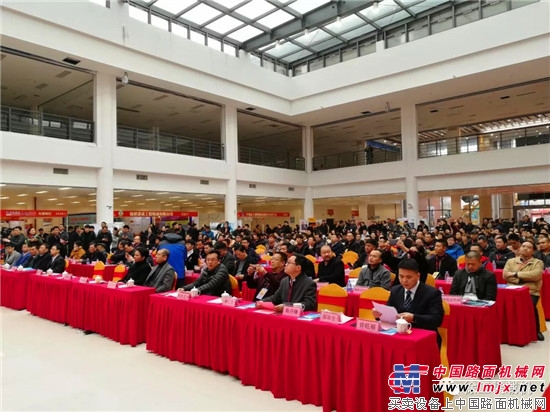 徐工隧道施工设备盛装亮相第三届中国(平潭)工程机械展览会