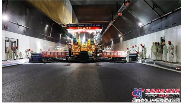 绝了!切开的伸缩缝看沥青密实均匀性