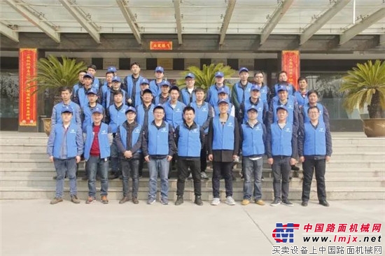 中交西筑团委组织青年团员参加植树节活动