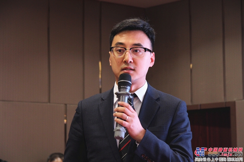 手握戴纳派克、山猫两张王牌,千里马路面2018勇攀新高峰!