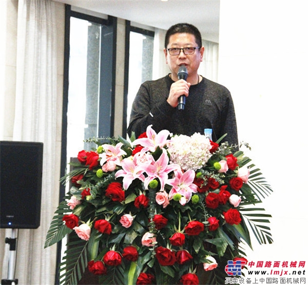 中联路机4.0产品强势来袭 齐鲁大地刮起“中联绿”旋风