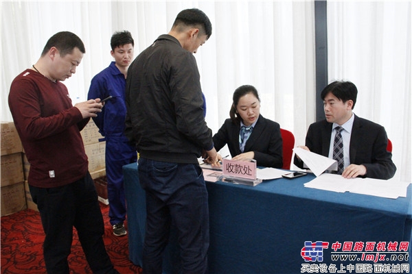 中联路机4.0产品强势来袭 齐鲁大地刮起“中联绿”旋风