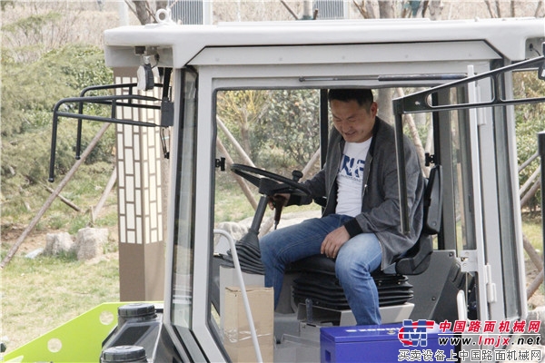 中联路机4.0产品强势来袭 齐鲁大地刮起“中联绿”旋风