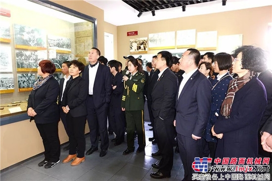 方圆集团祭扫英灵山烈士陵园缅怀革命先烈