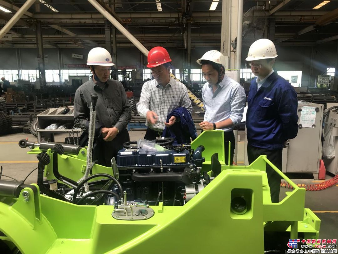 中国热带农业科学院农业机械研究所领导一行到中联重科叉车参观验车