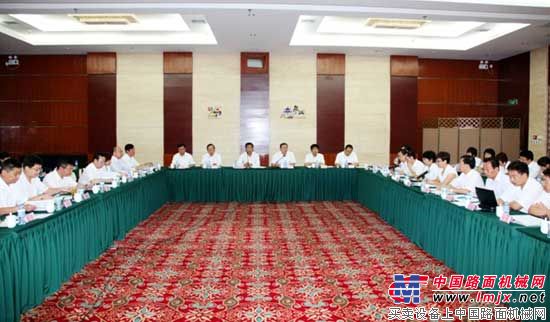 山重召开思想政工和企业文化研究会