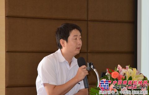 铁拓机械技术总监高岱乐发表演讲