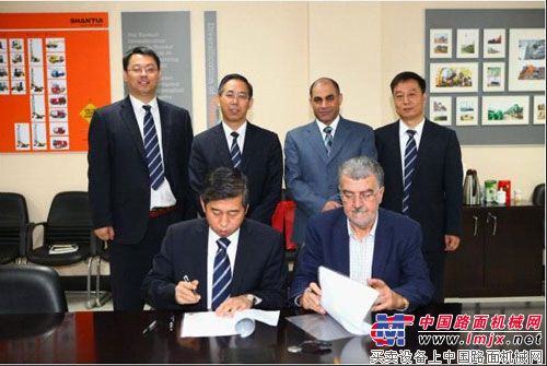 山推喜签中东地区千万大单