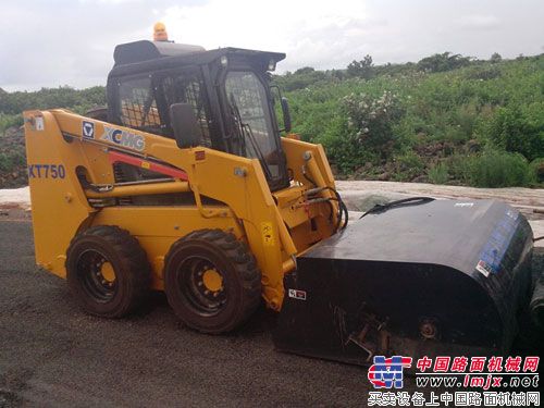 “徐工滑移装载机”绽放在天涯海角之地