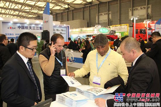 徐工推出全新物联网解决方案，软实力亮剑上海宝马展