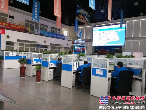 升级后的陕汽重卡联合呼叫中心