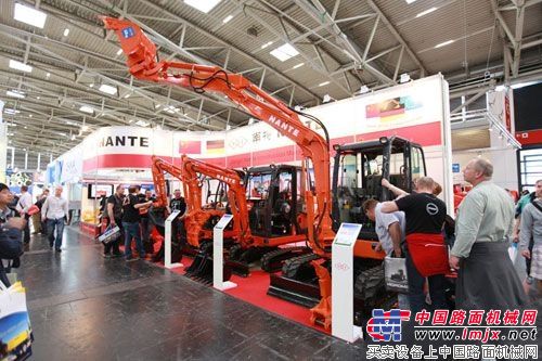 高安南特东腾工程机械制造有限公司外贸主管陈凯莉