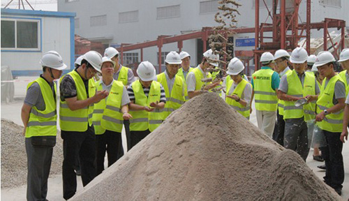 广东散办领导实地查看机制砂成品