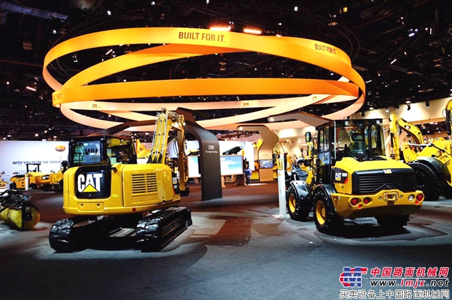 什么？在卡特彼勒展区可以操控1400英里外的设备！