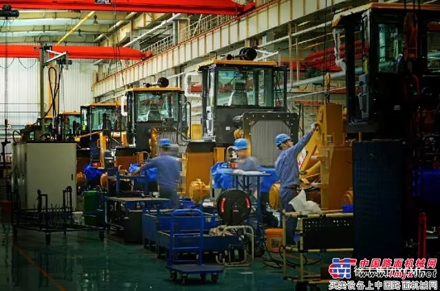 徐工去年净利增268% 的背后，靠的不仅仅是“一带一路”