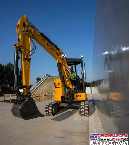 柳工集团曾光安董事长出席第十五届中国工程机械发展高层论坛并发表主旨演讲