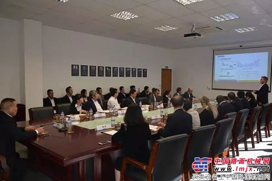 徐工机械副总裁吴江龙到徐工巴西调研指导工作