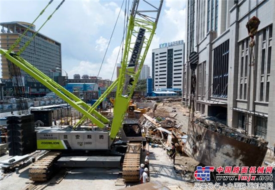 中联重科4.0履带吊不一般！长春地铁项目盾构下井精准稳！