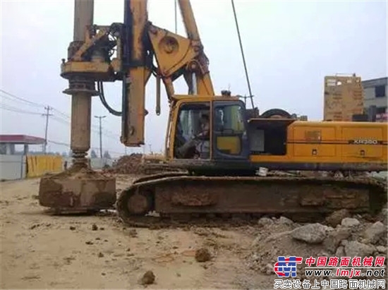 家乡徐州的路在变，速度在变，而徐工金是一抹不变的风景