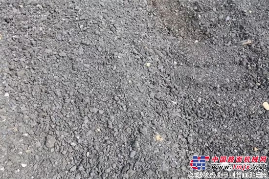 废旧沥青料淘金！南方路机沥青混合料再生设备 