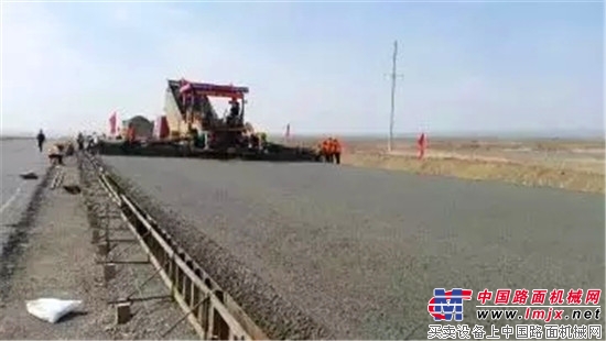 半刚性基层大厚度整体成型施工新工艺介绍