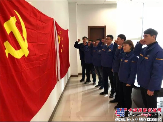 徐工重卡：凝心聚力共奋进，携手跨越创新高