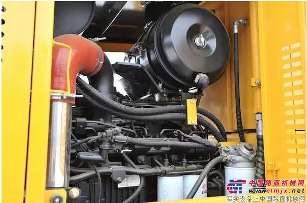 匠心智造·高效精准：山推SG21-3平地机