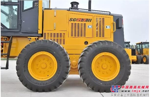 匠心智造·高效精准：山推SG21-3平地机