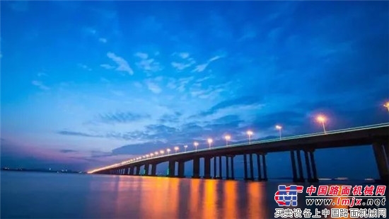 他的“变形金刚”在世界级工程中光彩绽放 