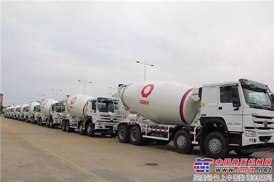 中联重科京五搅拌车 美丽首都建设者 