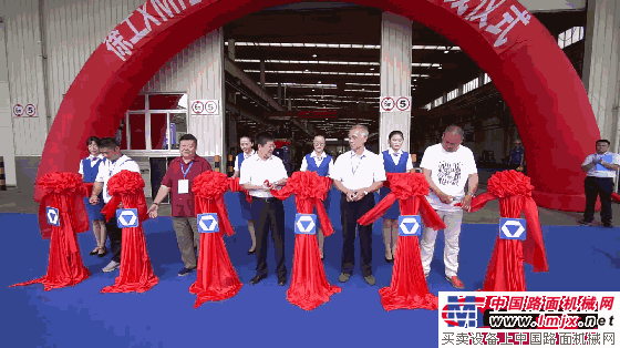 ”叒“是三项新技术——徐工铣刨机向市场亮剑