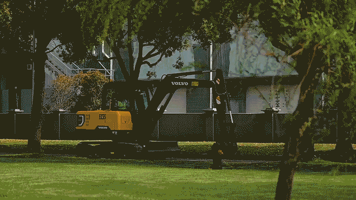 沃尔沃：EC55电动挖掘机，助您开创新商机！